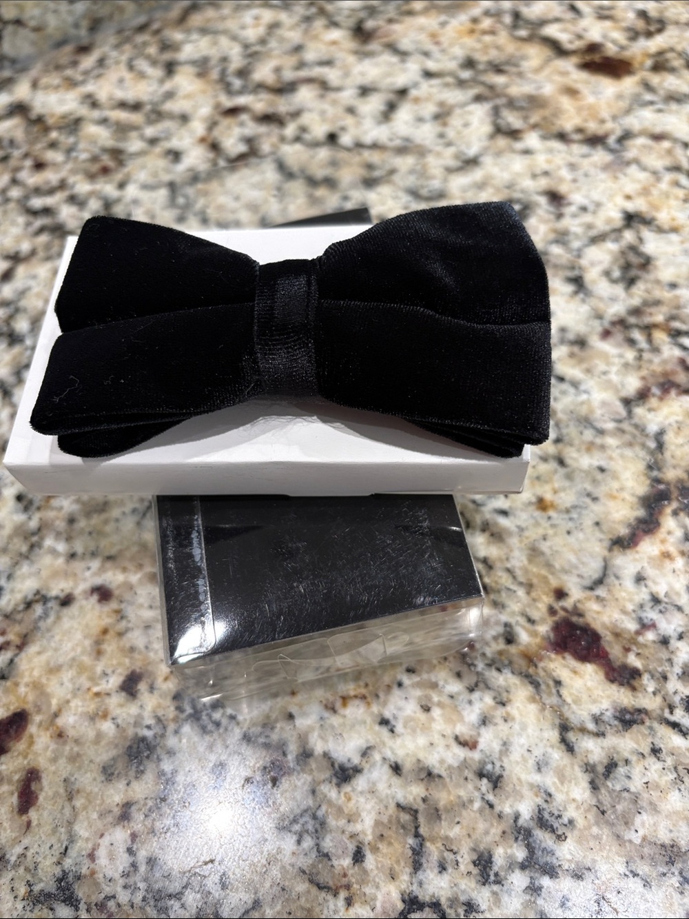 Tie velvet